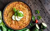 Oubliez la quiche lorraine pour les beaux jours : miser sur une version à base de courgettes !
