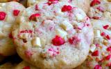 Déclarez votre amour avec cette recette de cookies de Saint-Valentin aux pralines roses et chocolat blanc