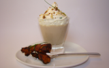 Cappuccino de marrons, ciboulette et éclats de noisettes, mouillettes de pain d'épices "fumé"