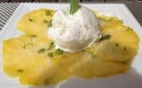 Carpaccio d'ananas sucre mentholé et glace noix de coco