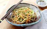 Salade de nouilles Soba, carottes et courgettes