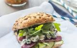 Sandwich roquefort et magret, sauce miel-moutarde