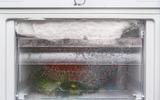 Maison : votre congélateur est plein de givre ? Voici une méthode simple et efficace pour l’éliminer facilement