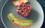 Tartare de thon rouge de la Méditerranée à la crème d'avocat