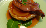 Tatin de cuisse de canard confite navet au miel et fromage blanc aux herbes