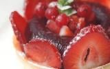 Tartelettes aux fraises en gelée de fruits rouge