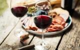 Beaujolais nouveau : avec quels plats et fromages s’accorde-t-il le mieux  ?