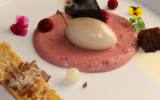 Mousseline de foie gras, gelée de betteraves, cappuccino de truffes, émulsion sarriette