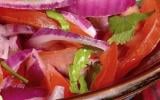 Salade indienne aux oignons rouges