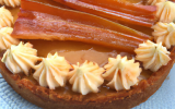 Tarte au pommes et mousse au caramel beurre-salé