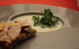 Potage de céleri-rave et foie gras