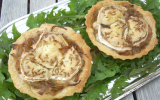 Tartelettes au confit d'oignons rouges et chèvre