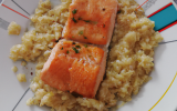 Risotto au saumon grillé