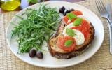 Des tomates, de la mozzarella, découvrez notre recette de bruschetta caprese qui sent bon l’Italie