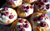 Muffins roses au chocolat blanc et framboises