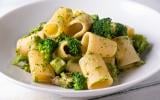 “Facile et rapide, elle n'en est pas moins raffinée !” : Julie Andrieu dévoile une délicieuse recette de pâtes au brocoli !