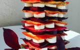 Mille feuilles betteraves-mozzarella aux fruits rouges et feta