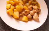 poêlée de pommes de terre et poulet au curry