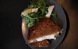 Croque messieurs du soir et sa salade de roquette, copeaux de parmesans par Morgan