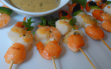 Brochettes de crevettes et saumon marinés sauce asiatique