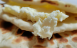 Naans au fromage traditionnels