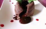 Coulant, fondant au chocolat et son coulis de framboise Chic et choc