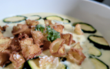 Crème de courgettes et tuiles de parmesan