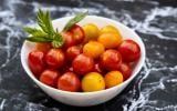 L’erreur qu’il ne faut pas commettre avec les tomates cerises quand on prépare une salade