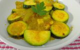 Courgettes et oignon au curry en bocaux