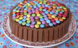 Gâteau aux smarties et kit kat