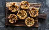 Pour l'apéritif dînatoire du Nouvel An : voici notre recette de muffins salés, parfaite pour utiliser les restes de foie gras de Noël !