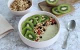 Smoothie bowl au Kiwi de l'Adour IGP, lait de coco et céréales