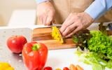 Vous perdez encore du temps à couper vos poivrons ? Voici la méthode qu’on aurait tous aimé apprendre plus tôt