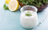 4 alternatives gourmandes à la vinaigrette pour sublimer vos salades et crudités