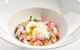 Ce risotto façon carbonara, avec des émincés de bacon, va faire fondre toute la famille !