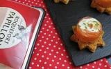 Roulés de saumon au roquefort, pignons de pin et poires sur pain d'épices