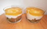 Verrine kiwi, speculoos, fromage blanc et coulis de figue de barbarie