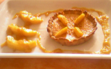 Tartelettes citrouille-pêche et son coulis épicé