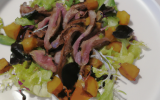 Salade tiède de canard confit et barbe de capucins au vinaigre de Leffe brune