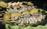 Brochettes de blancs de poulet marinés