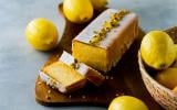 Un yaourt, un citron… il ne vous faut pas grand-chose de plus pour préparer ce gâteau moelleux en un rien de temps !