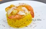 Risotto jaune au gambas et ananas sur lit d'omelette