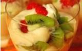 Verrine tropicale de fruits frais