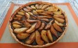 Tarte à la purée de pruneaux et poires caramélisées