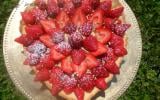 Tarte traditionnelle aux fraises et à la crème pâtissière