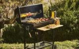 Ce barbecue à charbon, idéal pour les familles, passe sous les 90 euros pour quelques jours