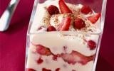 Tiramisu aux fraises, Philadelphia et liqueur de mûre