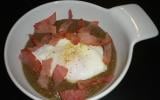 Soupe de lentilles du Puy, œuf poché et lamelles de bacon