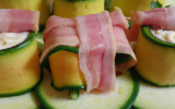 Courgette farcie au Carré Frais, roulée au jambon de bayonne