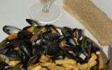 Moules à la bière et aux lardons